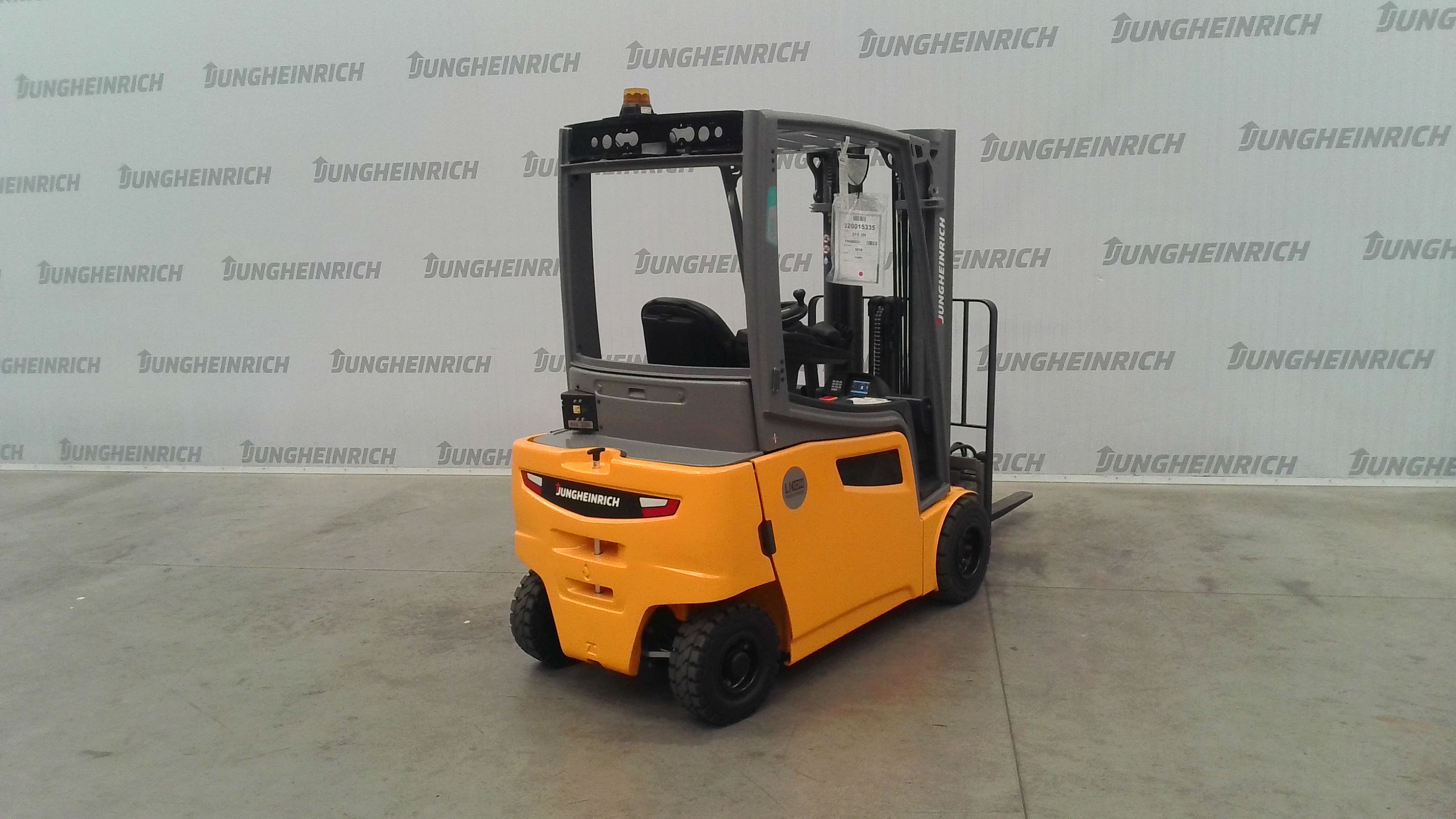EFG 320 — Truck photo · FN580237