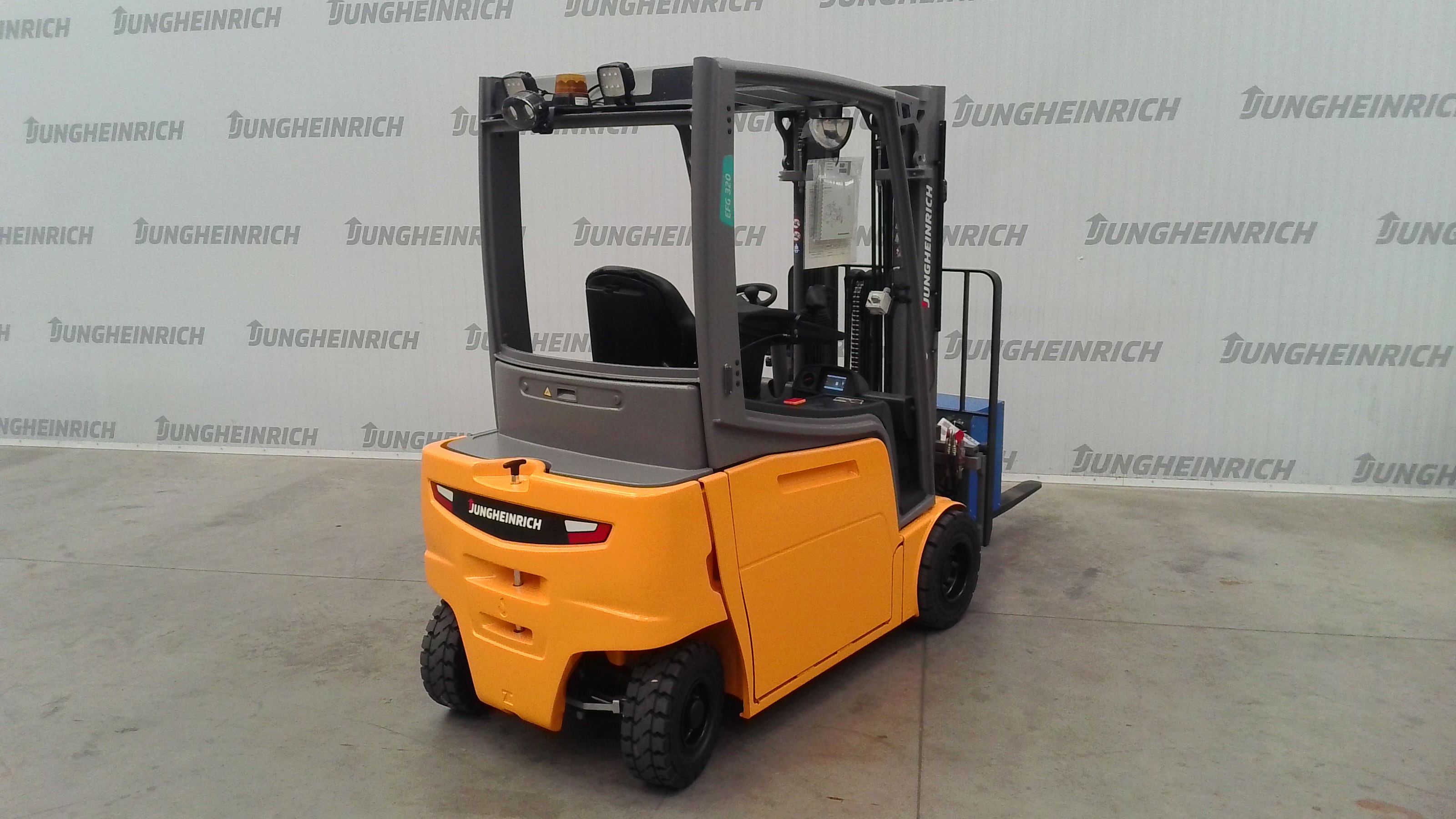 EFG 320 — Truck photo · FN609655