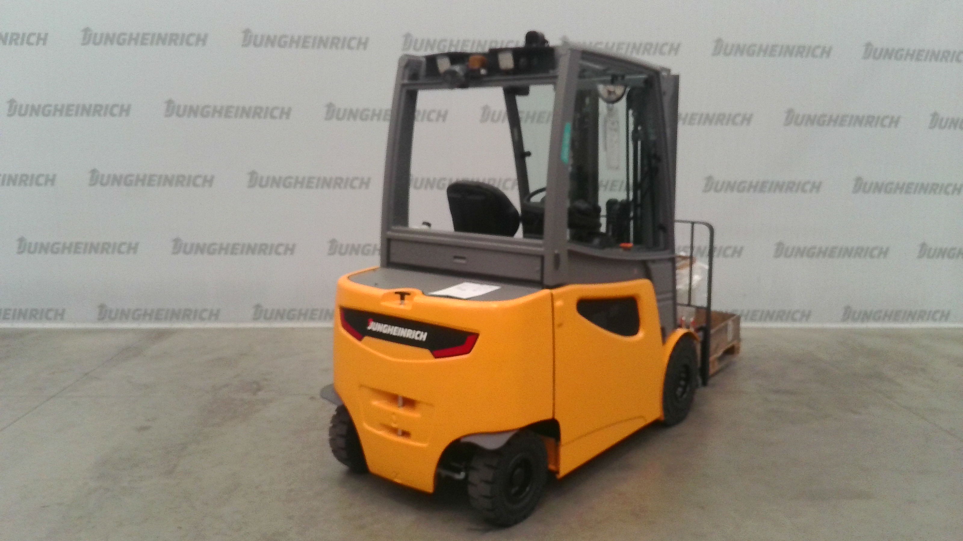 EFG 425 — Truck photo · FN622570