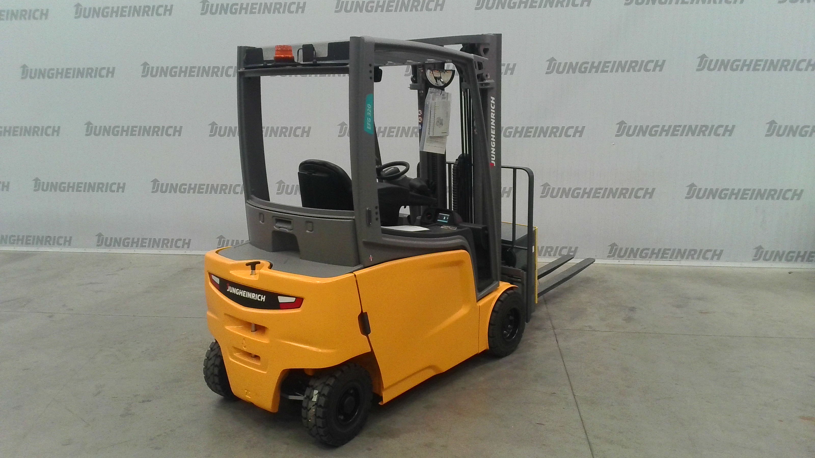 EFG 320 — Truck photo · FN661200